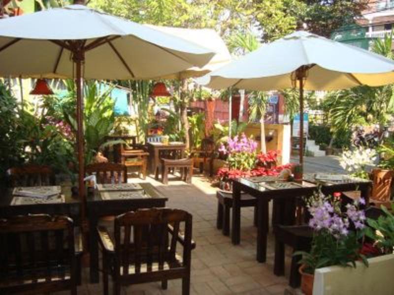Thapae Gate Lodge Chiang Mai Exterior foto